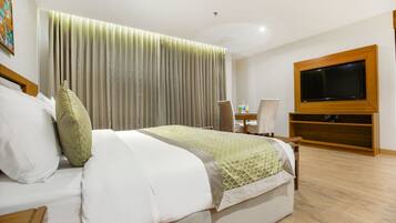 Deluxe Double Room | In-room safe, laptop workspace, free WiFi
