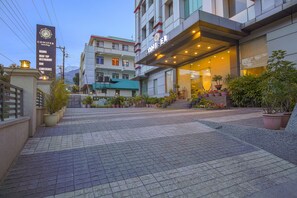 Property entrance - Pax Gk Confier Dharamshala (Dharamshala)