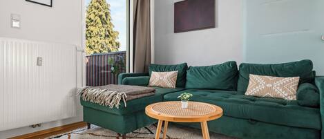 Smart TV, videojuegos, videoteca, estéreo