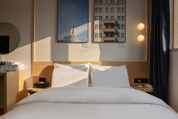 Singing | Premium bedding, soundproofing, free WiFi, bed sheets