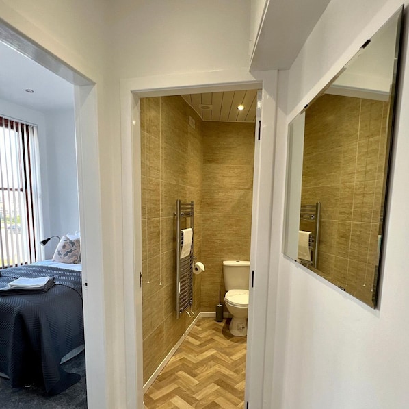 1 bedroom, iron/ironing board, free WiFi