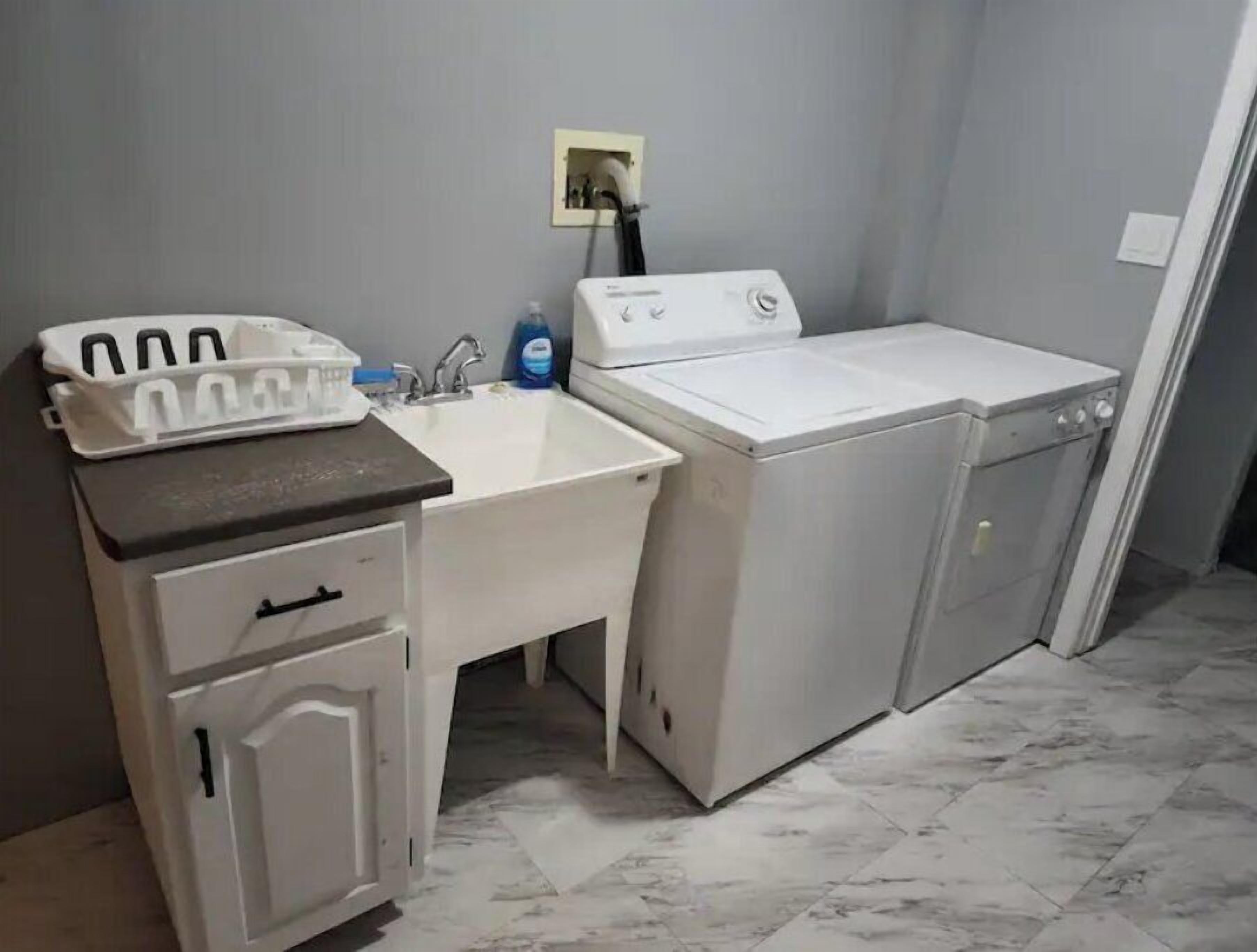 Doccia, asciugacapelli, asciugamani, sapone