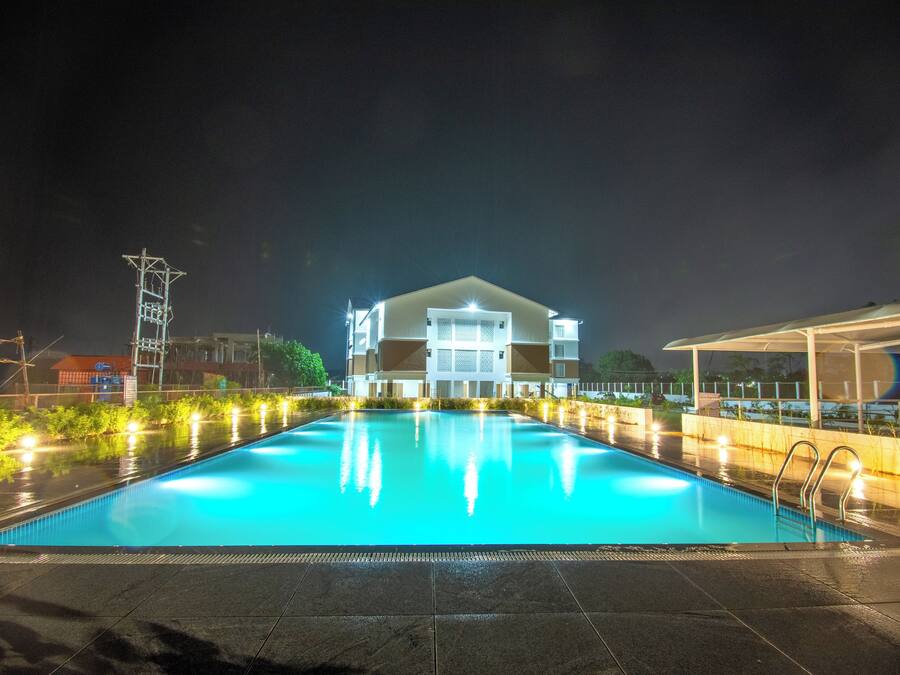 2 piscine all'aperto