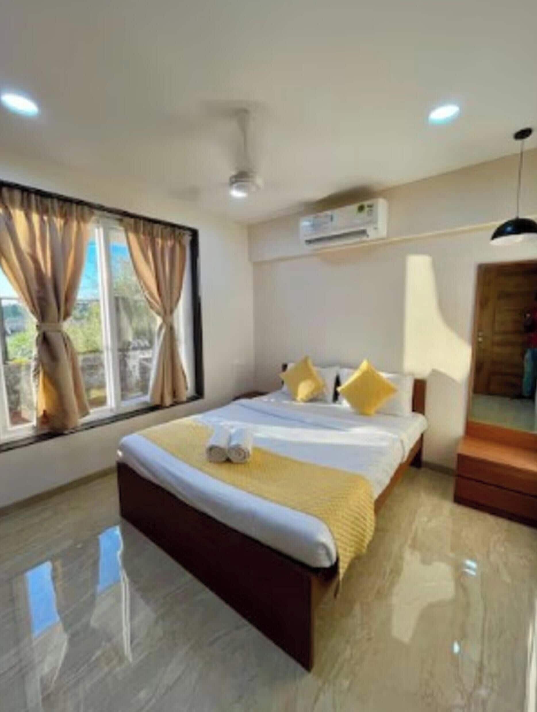 Premium bedding, down duvets, rollaway beds, free WiFi