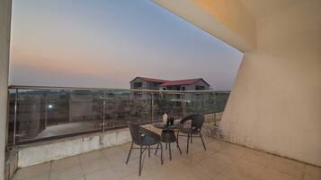 Deluxe Single Room, 1 Double Bed | Terrace/patio