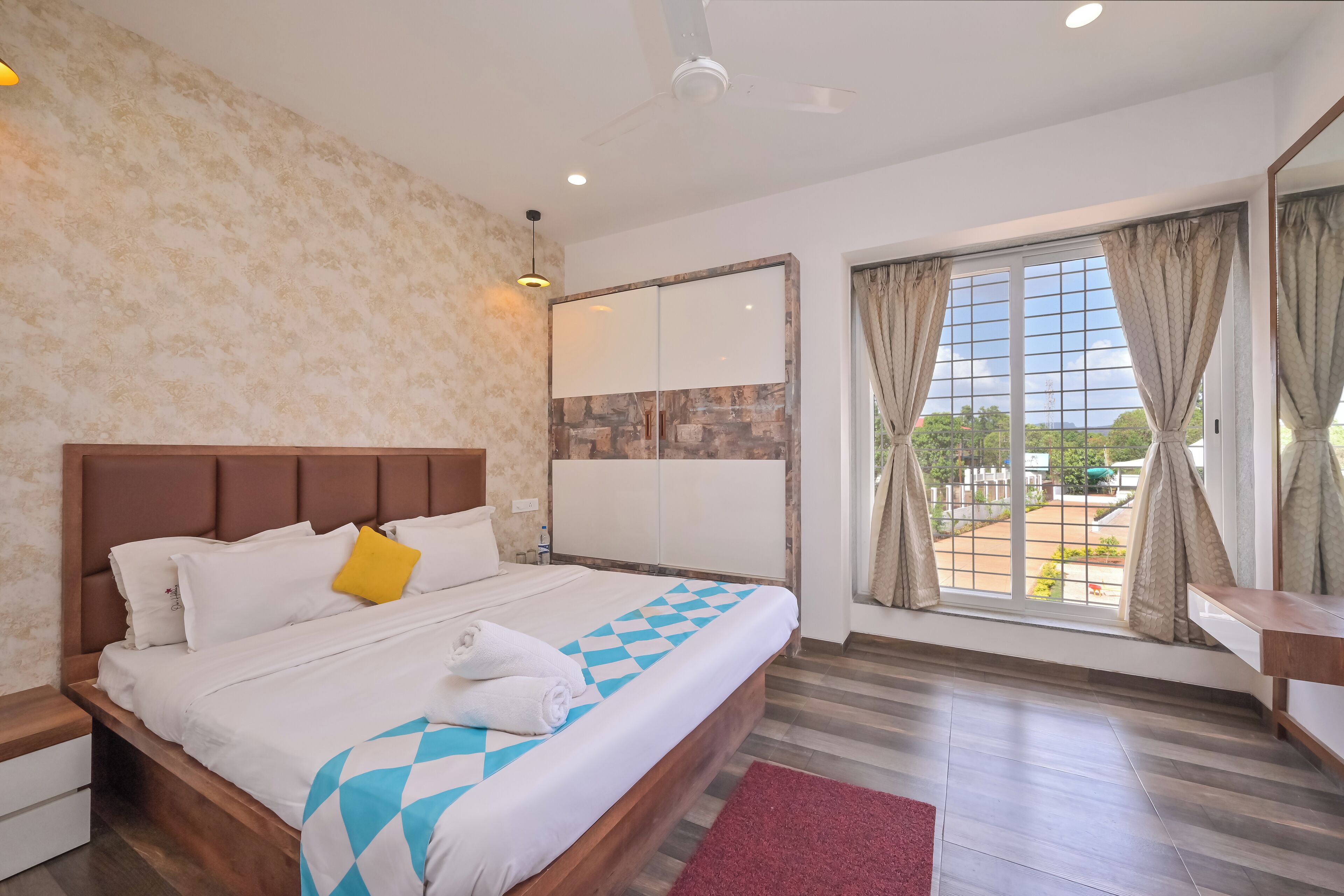 Apartamento, 1 habitación, balcón | Ropa de cama de alta calidad y edredones de plumas