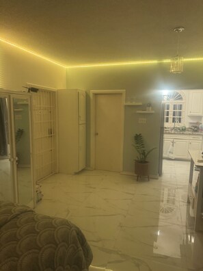 Interior - Beautiful getaway. There is a further 10% discount for 7 days stay  (Ocho Rios)