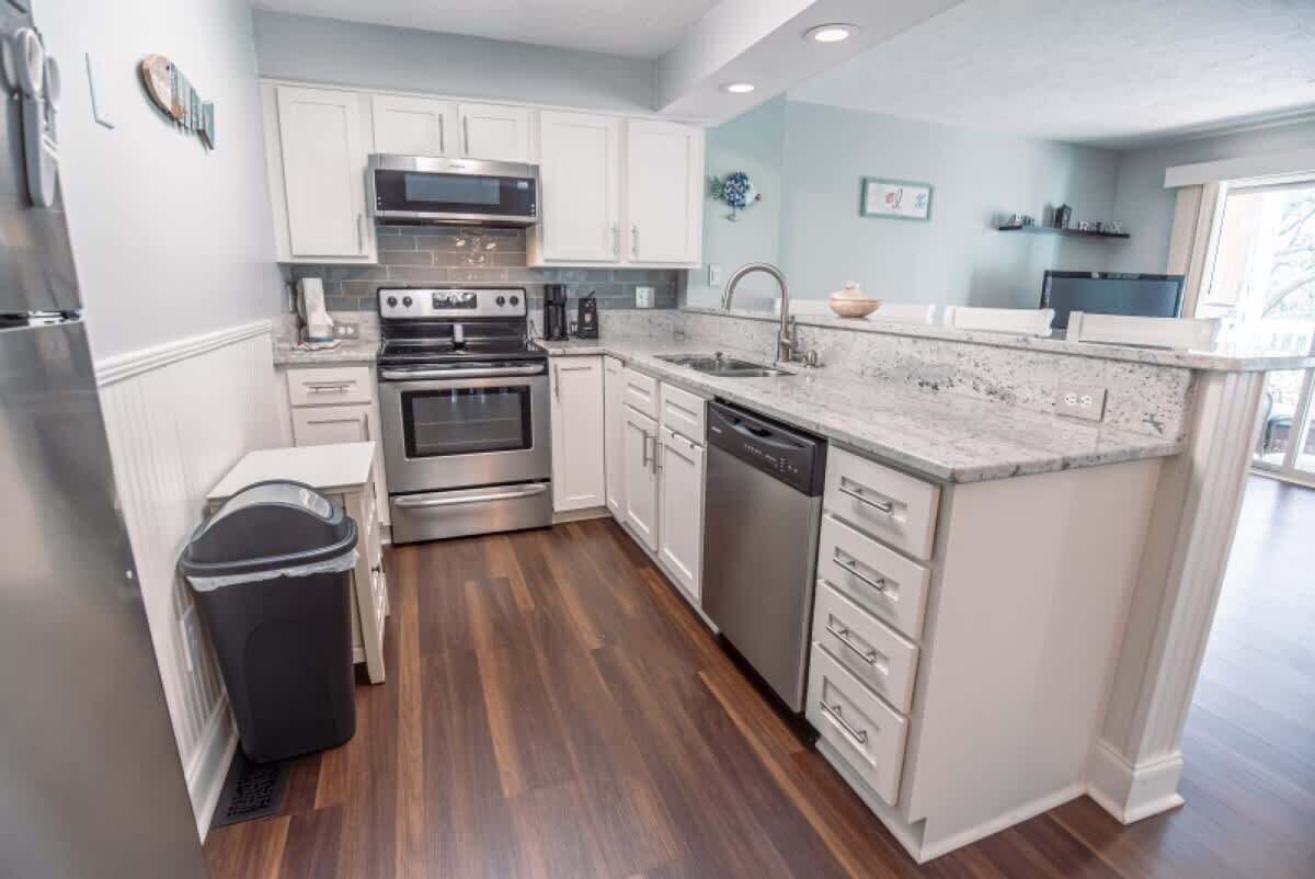 Refrigerador, microondas, horno, placa de cocina