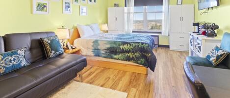 Työpöytä, ilmainen Wi-Fi, vuodevaatteet