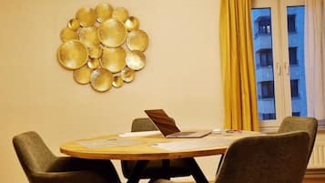 Apartamento, 3 quartos, para fumantes, sacada | Opções para refeição