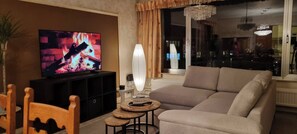 Living room - Superb Flat 3 Bedrooms Private Parking (Antwerp)