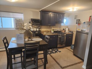 Kühlschrank, Mikrowelle, Ofen, Mixer