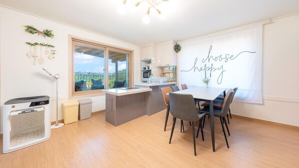 2 bedrooms, free WiFi - Taean Withdog Aegyeonspa Poolvilla (Taean)