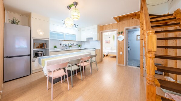 Eenvoudige kamer, 2 slaapkamers (dokchae) | 2 slaapkamers, gratis wifi