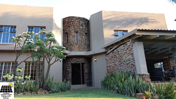 Front of property - SnL Guesthouse at Visarend (Nkomazi)