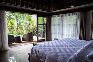 6 bedrooms, WiFi, bed sheets - Six-bedroom villa in Uluwatu, a perfect place to have holiday with family. (Badung)