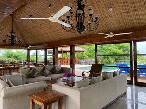 Interior - Six-bedroom villa in Uluwatu, a perfect place to have holiday with family. (Badung)