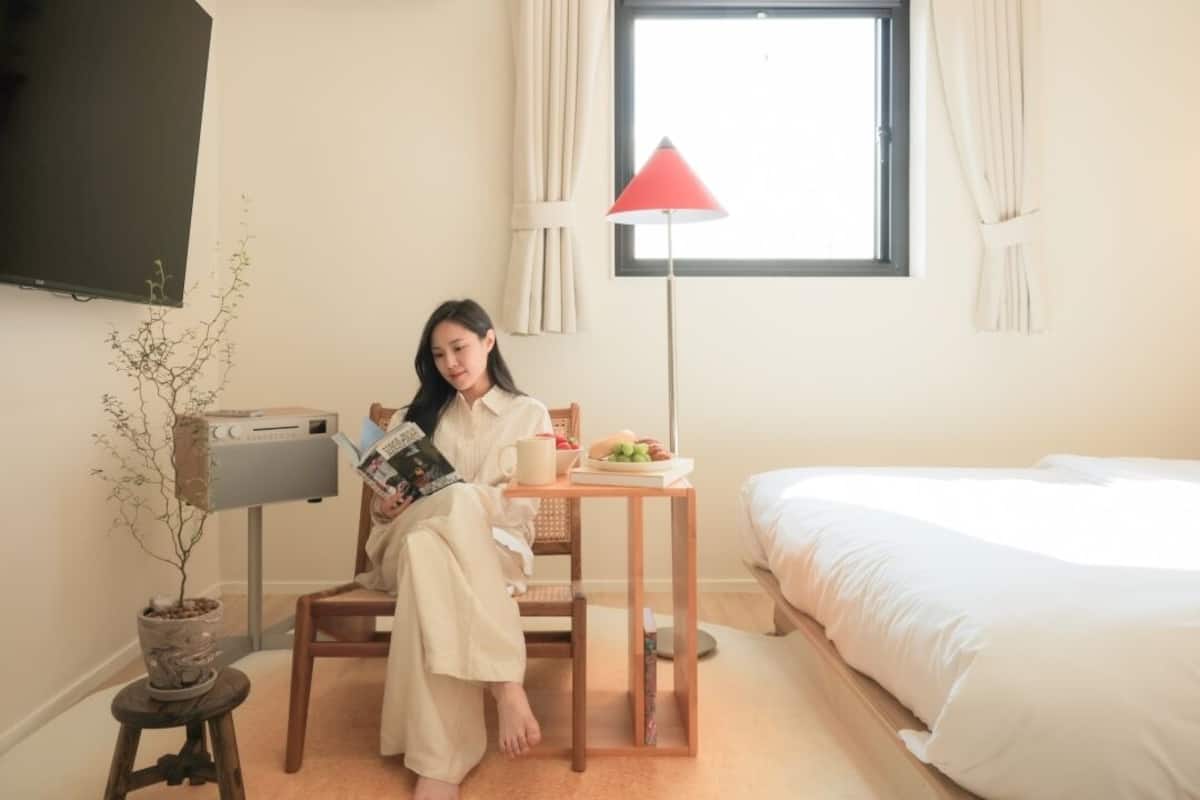 Music | Seprai premium, Wi-Fi gratis, dan seprai linen