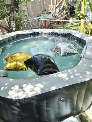 Chalet, 1 slaapkamer, roken, privézwembad | Zwembad | Een binnenzwembad