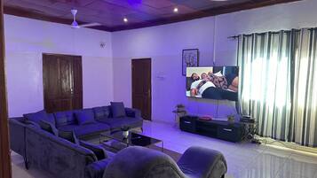 Apartment, 2 Bedrooms, Smoking, Balcony | Living area