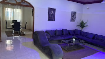 Apartment, 2 Bedrooms, Smoking, Balcony | Living room