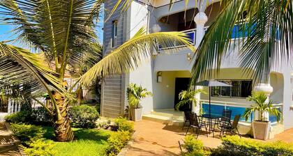 The Retreat Emerald Apartments Close to the Beach