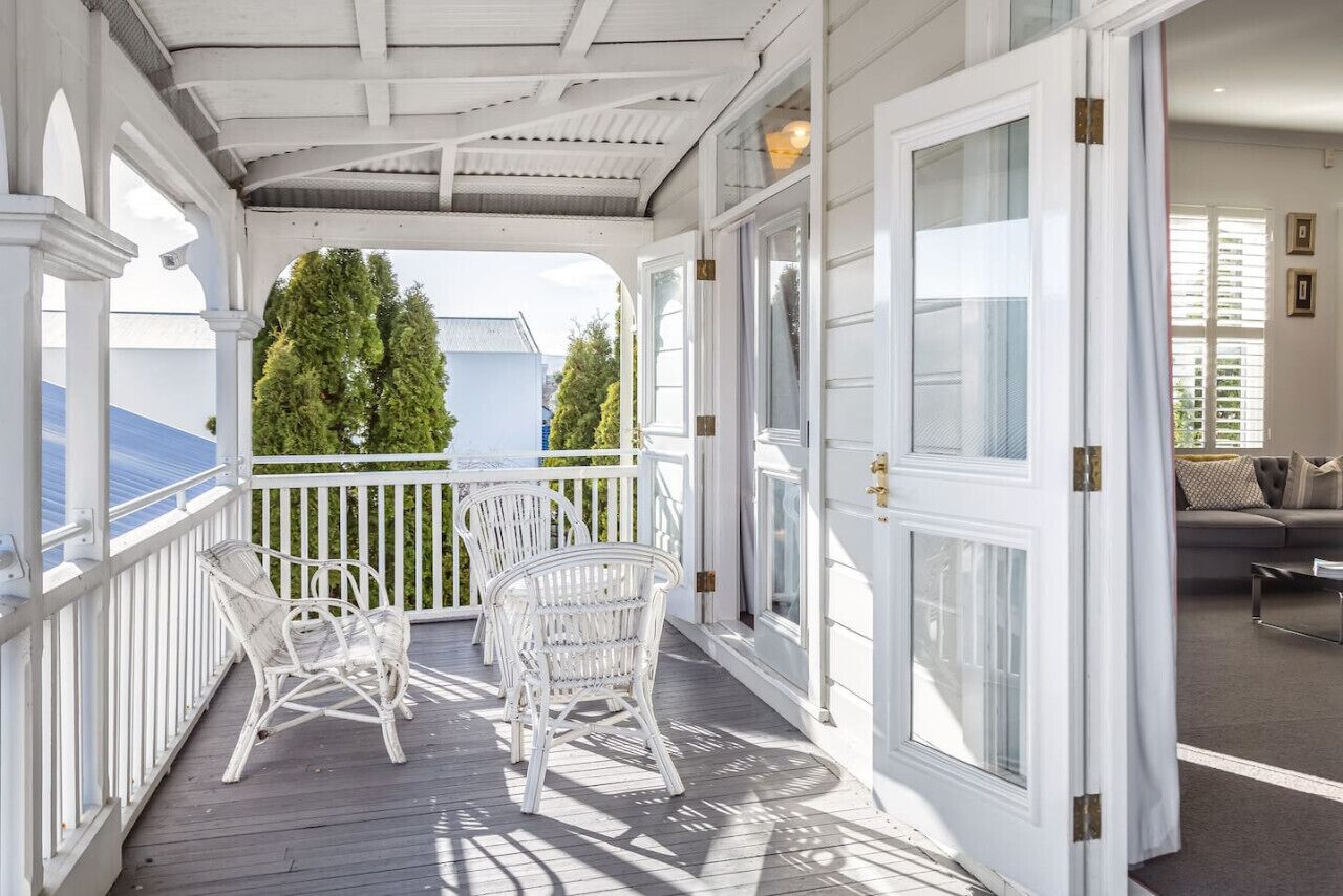 المنطقة المحيطة بالمنشأة