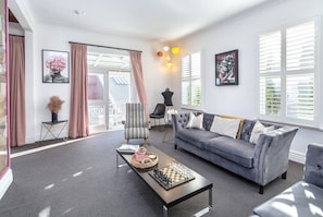Smart TV - Altitude Apartment Stylish Village Apartment | 2BR, Balcony & Prime Location (Martinborough)