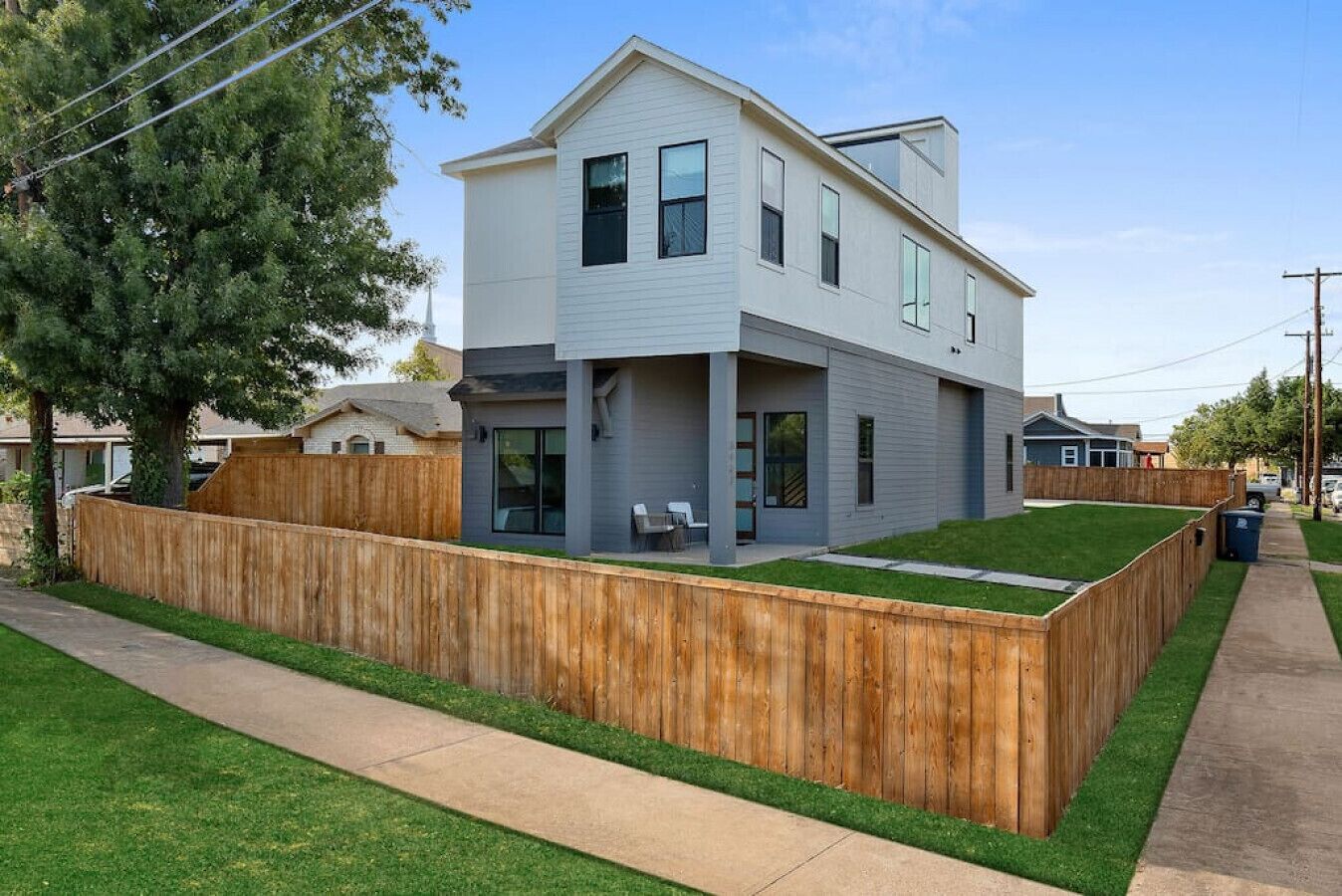NEW - Huge Modern Bohemian Home