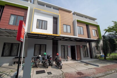 OYO 3253 Sofia Residence