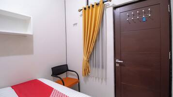 Standard Double Room | Desk, laptop workspace, free WiFi, bed sheets