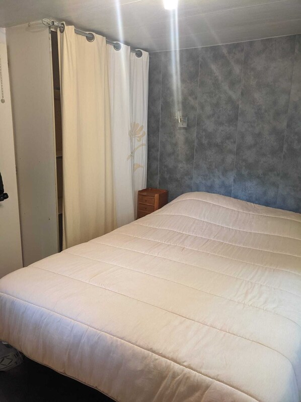 2 makuuhuonetta, vuodevaatteet