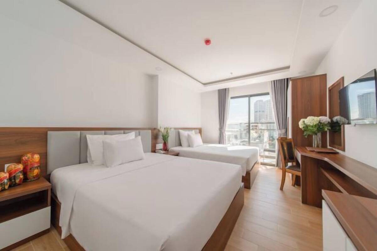 In-room safe, desk, laptop workspace, soundproofing
