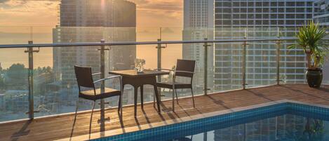 Outdoor pool, pool loungers