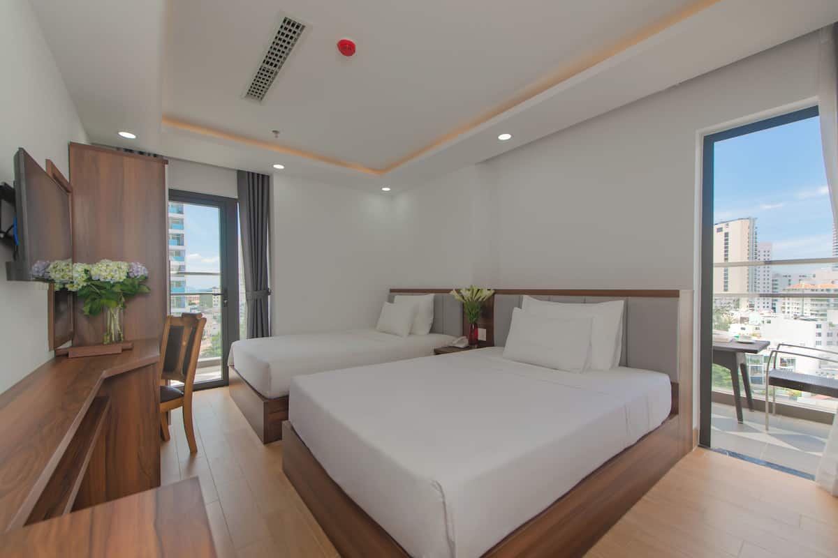 Superior Twin Room, 2 Double Beds, Balcony, City View | 1 bedroom, in-room safe, individually furnished, desk
