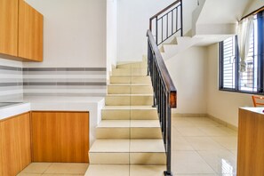 Lobby - OYO 3346 Rukos Colombus G5 (Karawang)