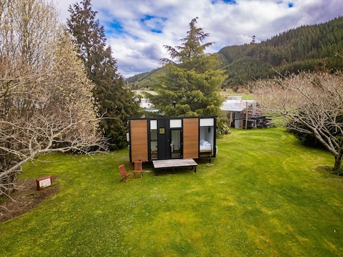 Lydias Lodge by Tiny Away