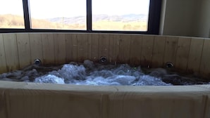 Unclassified image, 5 of 14, button - Potcoava Mountain Hideaway (Runcu)
