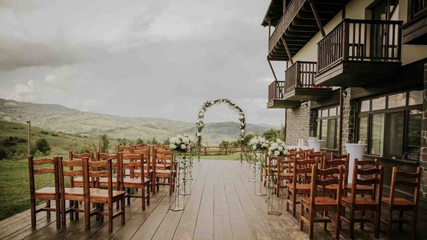 Unclassified image, 1 of 14, button - Potcoava Mountain Hideaway (Runcu)
