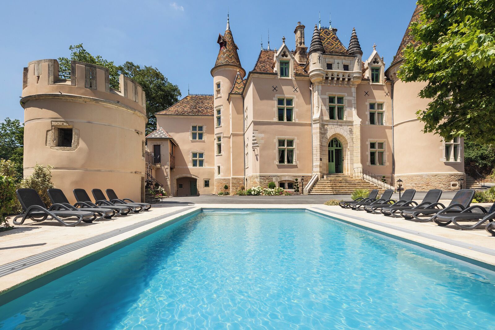 Piscine couverte, piscine extérieure