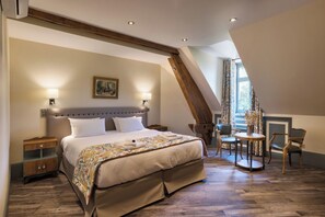 11 bedrooms, in-room safe, desk, iron/ironing board