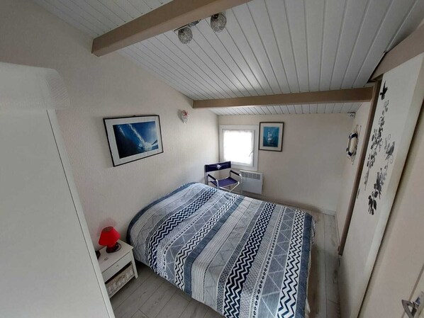 2 bedrooms, iron/ironing board, free WiFi