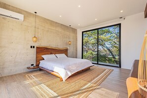 6 slaapkamers, een strijkplank/strijkijzer, gratis wifi, beddengoed