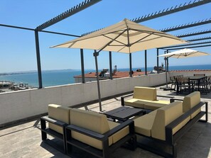 Property grounds - Penthouse Apartment With Terrace on the sea (Rrashbull)