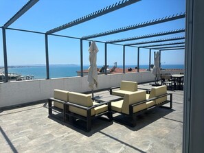 Property grounds - Penthouse Apartment With Terrace on the sea (Rrashbull)