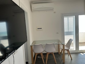 Apartment, 2 Bedrooms, Smoking, Balcony | Dining - Penthouse Apartment With Terrace on the sea (Rrashbull)
