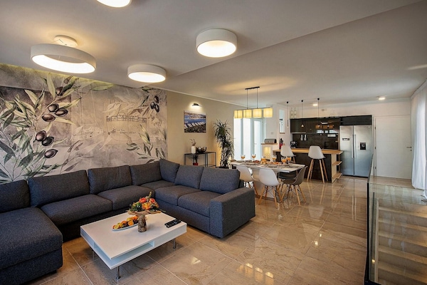 TV, fireplace, DVD player, stereo