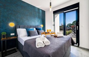 4 bedrooms, travel cot, free WiFi, bed sheets