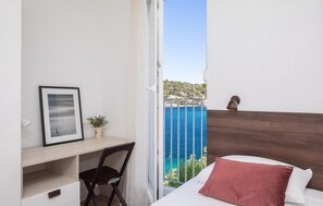 6 chambres, Wi-Fi gratuit, draps fournis