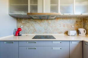 Fridge, microwave, oven, dishwasher